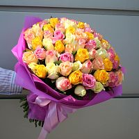 Букет 101 роза ассорти 40 см Кения