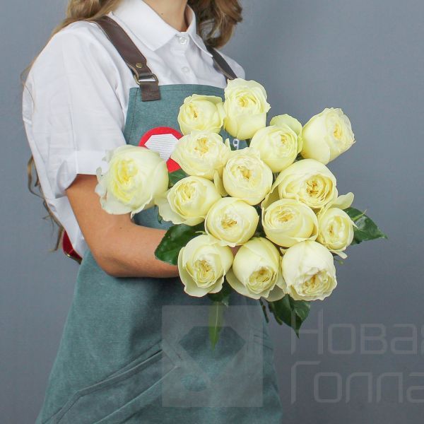 15 белых роз Премиум Эквадор 70 см