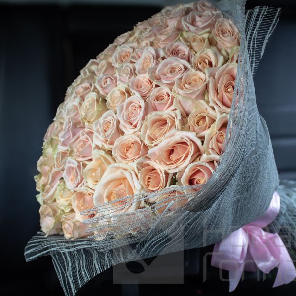 Букет Принцессы 101 нюдовая роза 60 см