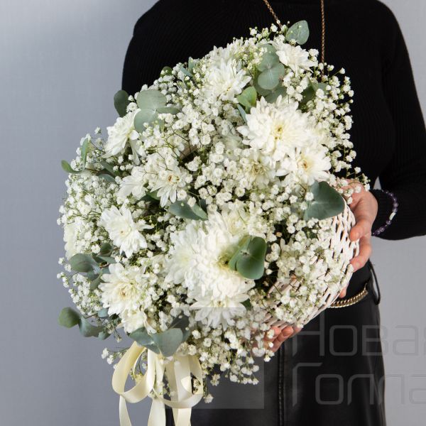 Хризантемы в корзине