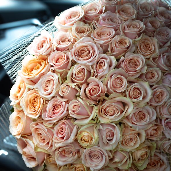 Букет Принцессы 101 нюдовая роза 60 см