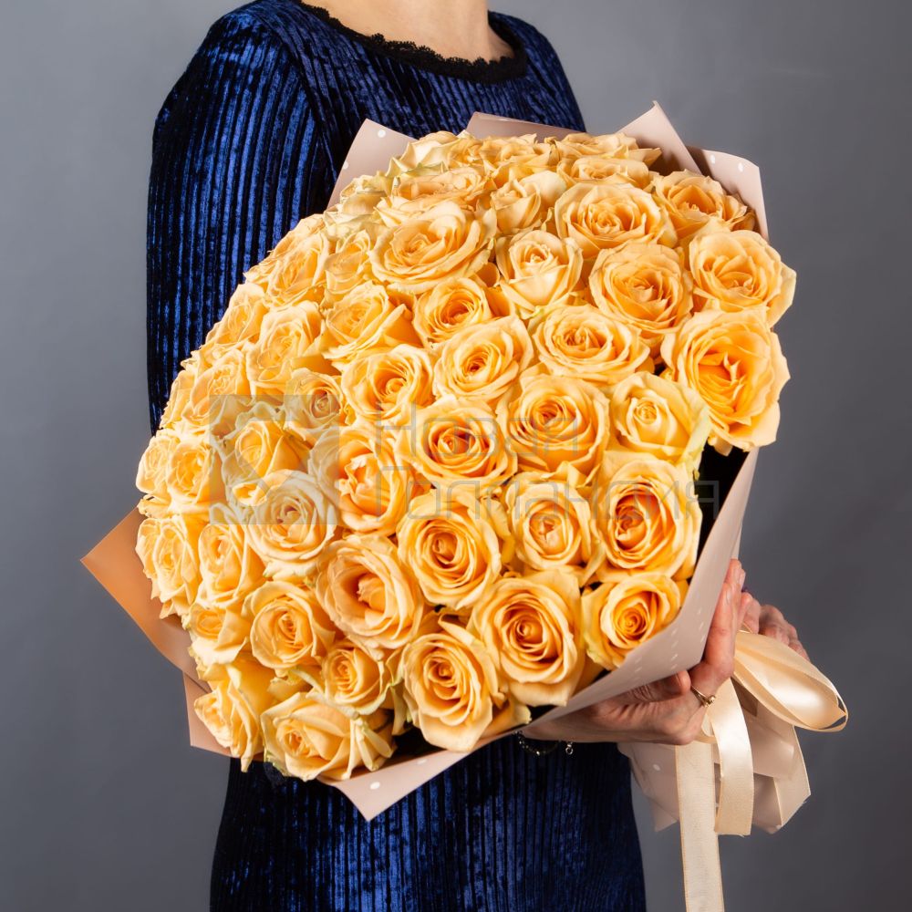 Букет 55 кремовых роз 40 см