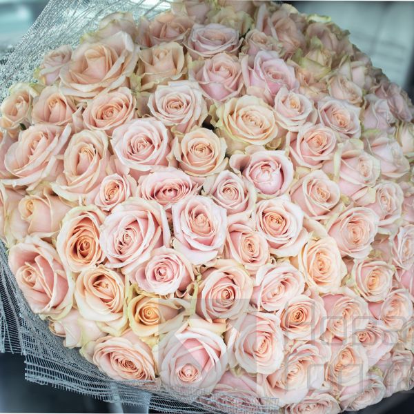 Букет Принцессы 101 нюдовая роза 60 см