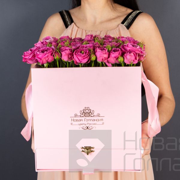 Розовая коробка-шкатулка с розовой кустовой пионовидной розой №626
