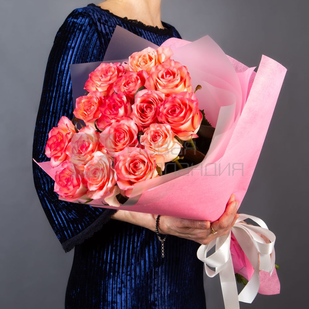 Букет 15 розовых роз с каймой  50см.